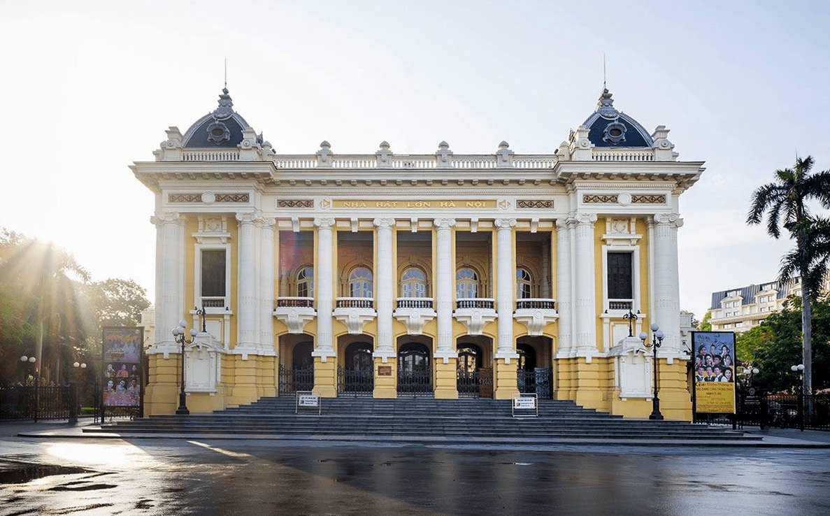 Nhà hát lớn Hà Nội được xây theo kiến trúc Đông Dương