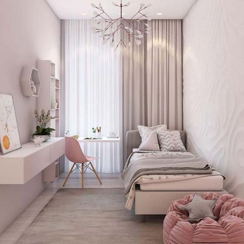 Với những ý tưởng thiết kế độc đáo, phòng ngủ 5m2 có thể trở nên đẹp mắt và thu hút ngay từ cái nhìn đầu tiên. Bố trí các đồ nội thất cẩn thận, chọn lựa các màu sắc phù hợp và sử dụng ánh sáng tối ưu thì căn phòng nhỏ sẽ trở thành nơi dễ chịu và thoải mái cho bạn.