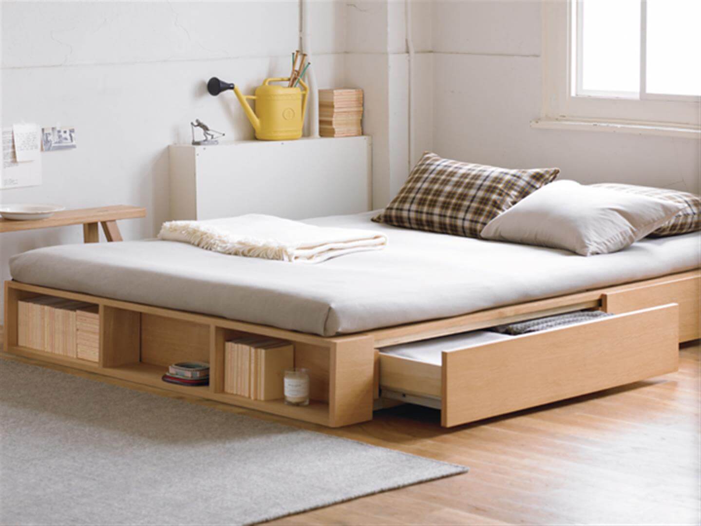 Trang trí phòng ngủ bằng giường gỗ pallet