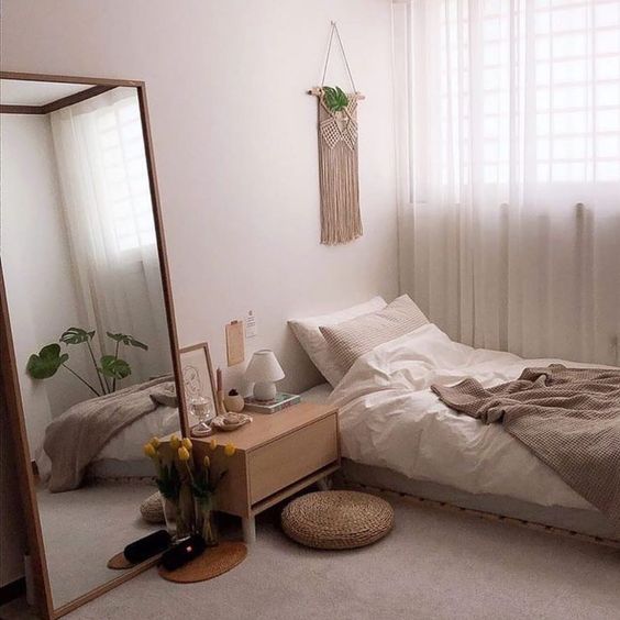 Phòng ngủ trang trí bằng gỗ pallet